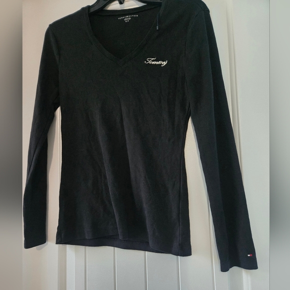 Tommy Hilfiger Women's Black V-Neck Top - Picture 4 of 6
